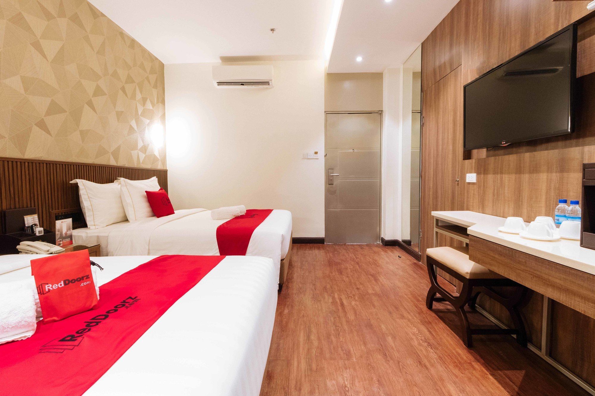 Reddoorz Premium @ South Triangle Quezon City Zewnętrze zdjęcie